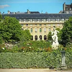 B&B D : Louvre Elegant 4*
