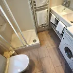 D : Louvre Elegant B&B