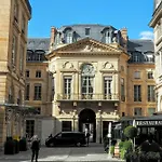 B&B D : Louvre Elegant 4*