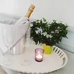 D : Louvre Elegant B&B 파리