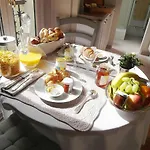 B&B D : Louvre Elegant 4*