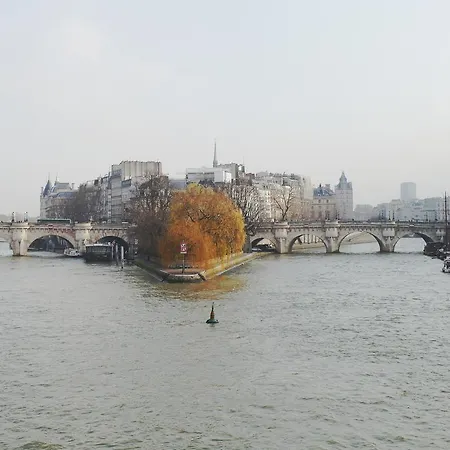 Chambre D Hote : Louvre Elegant Apt Suite 4* Paris