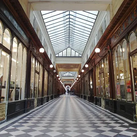 Chambre D Hote : Louvre Elegant Apt Suite Frühstückspension