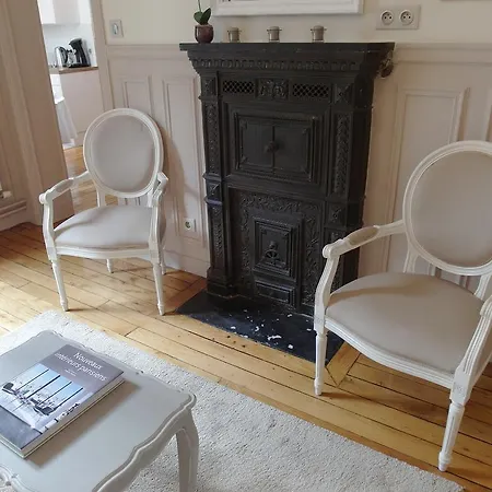 Frühstückspension Chambre D Hote : Louvre Elegant Apt Suite