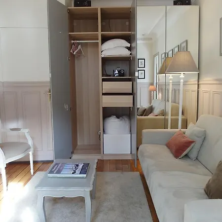 Frühstückspension Chambre D Hote : Louvre Elegant Apt Suite Paris