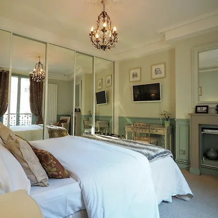 Chambre D Hote : Louvre Elegant Apt Suite Frühstückspension