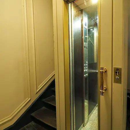Chambre D Hote : Louvre Elegant Apt Suite Paris