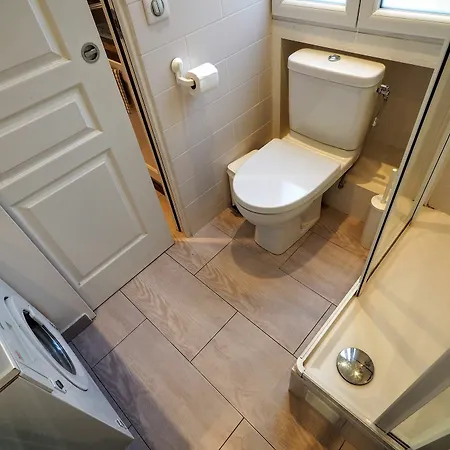 Frühstückspension Chambre D Hote : Louvre Elegant Apt Suite 4*