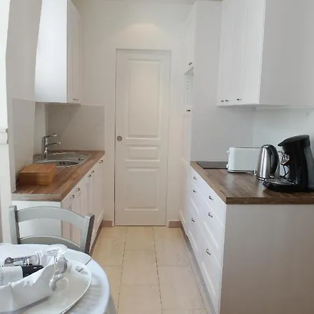 Chambre D Hote : Louvre Elegant Apt Suite Paris