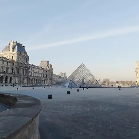 Frühstückspension Chambre D Hote : Louvre Elegant Apt Suite