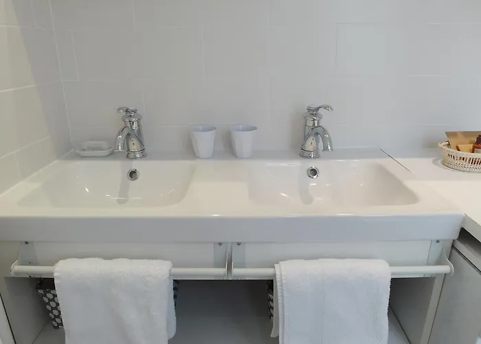Bed & Breakfast D : Louvre Elegant 4*