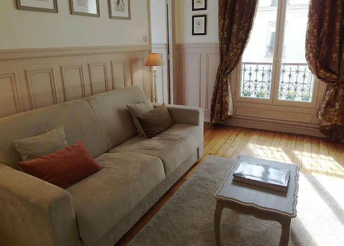 D : Louvre Elegant 4*