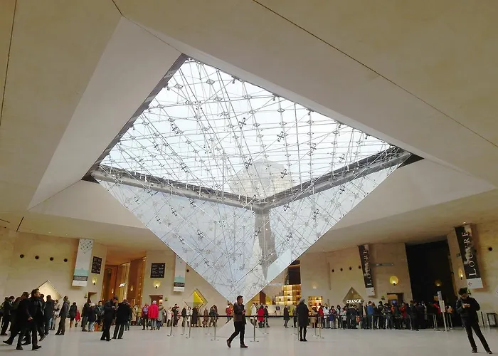 Chambre D Hote : Louvre Elegant Apt Suite Bed & Breakfast Paris