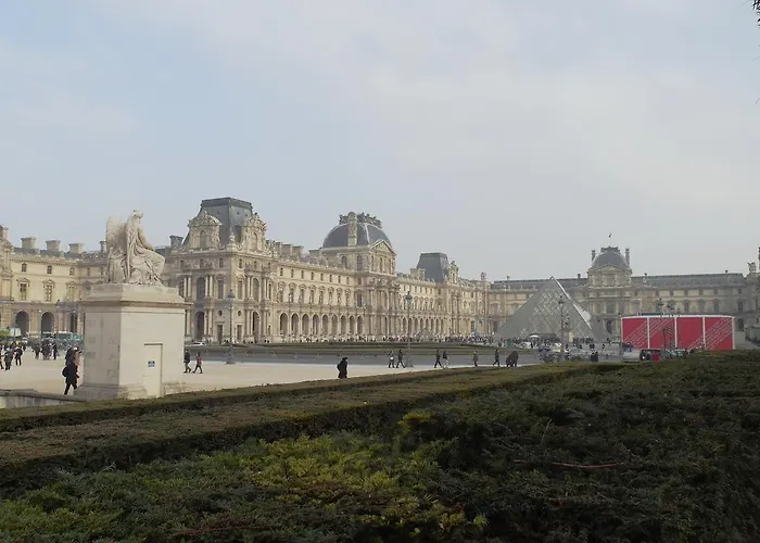 Chambre D Hote : Louvre Elegant Apt Suite