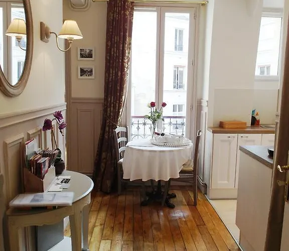 Chambre D Hote : Louvre Elegant Apt Suite