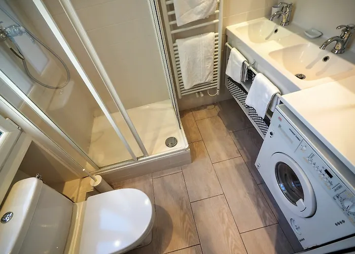 Chambre D Hote : Louvre Elegant Apt Suite Bed & Breakfast