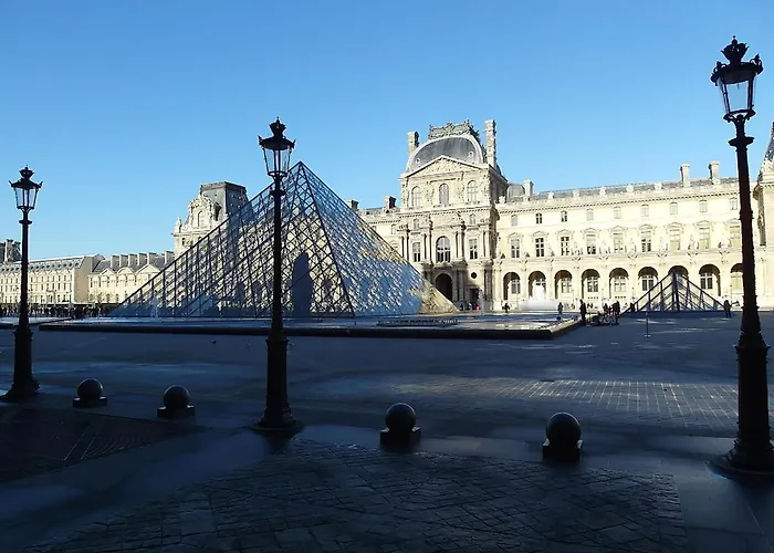 Chambre D Hote : Louvre Elegant Apt Suite Bed & Breakfast 4*