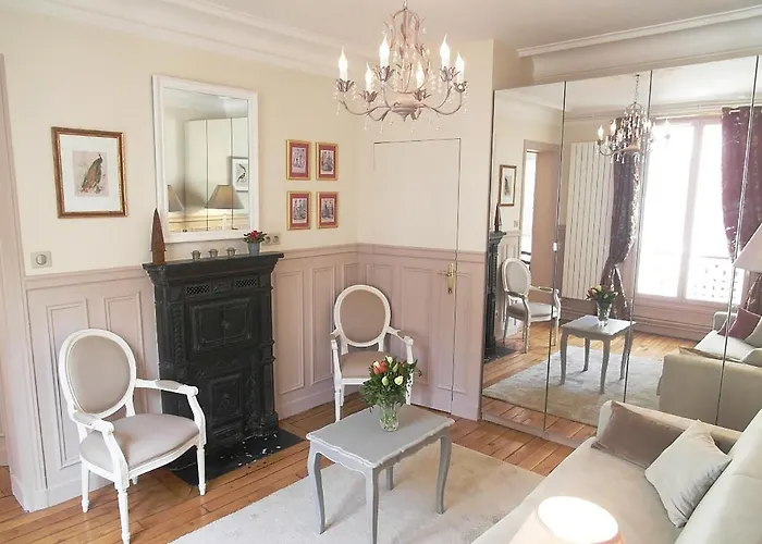 Bed & Breakfast Chambre D Hote : Louvre Elegant Apt Suite Paris