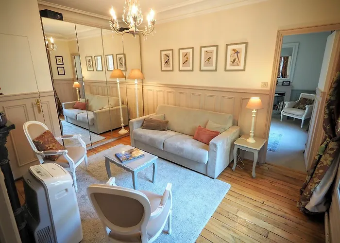 D : Louvre Elegant Bed & Breakfast Paris