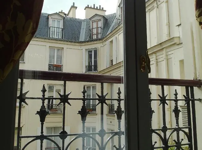 Bed & Breakfast D : Louvre Elegant Paris