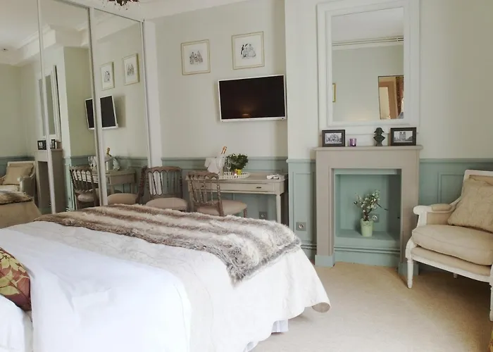 Bed & Breakfast D : Louvre Elegant Paris