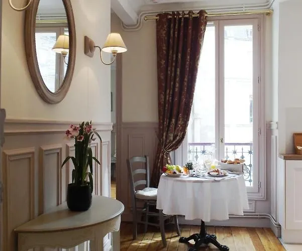 Bed & Breakfast D : Louvre Elegant Paris