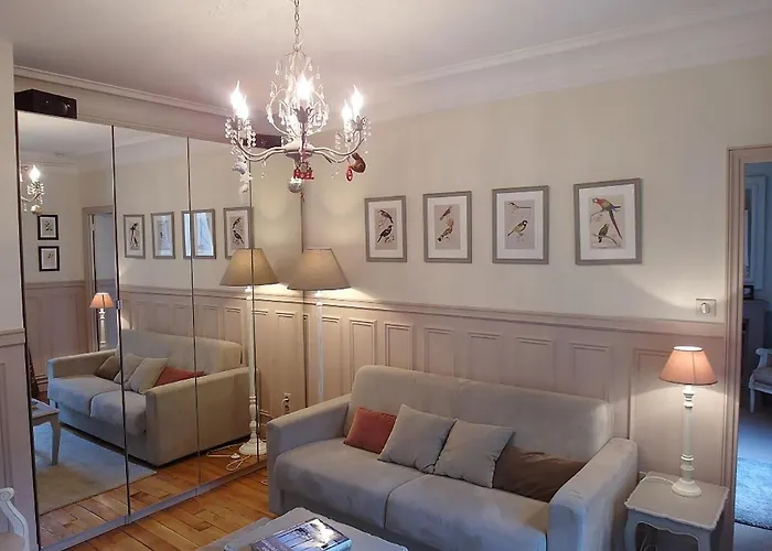 Bed & Breakfast D : Louvre Elegant Paris